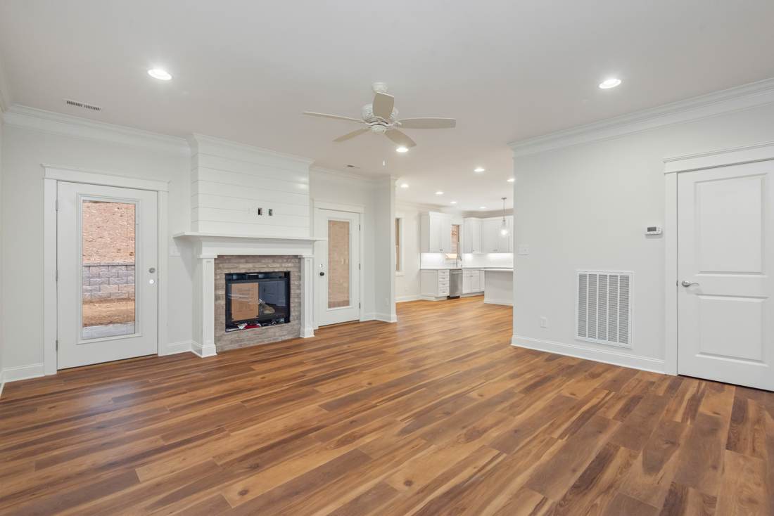 7849 Saddlebrooke Dr, open living area